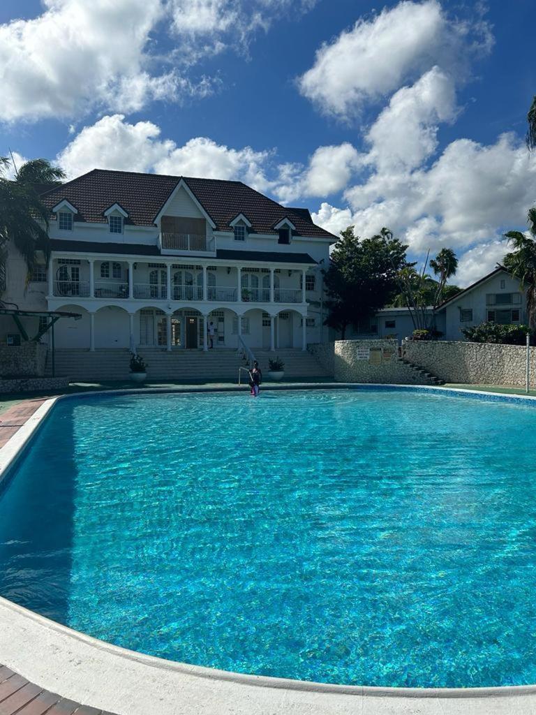 Sea Castles La Vue Lejlighed Montego Bay Eksteriør billede